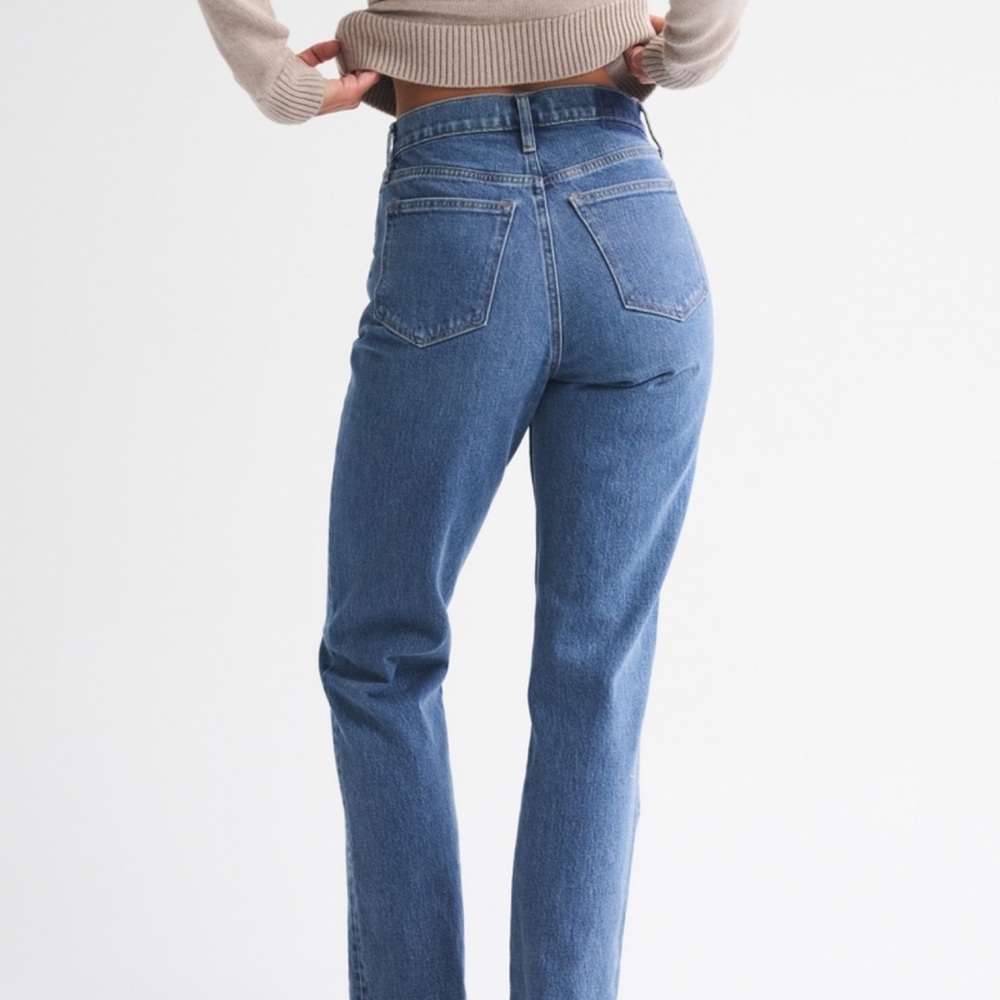 Abercrombie & Fitch Curve Love Ultra High Rise 90’s Straight Jean Size 25